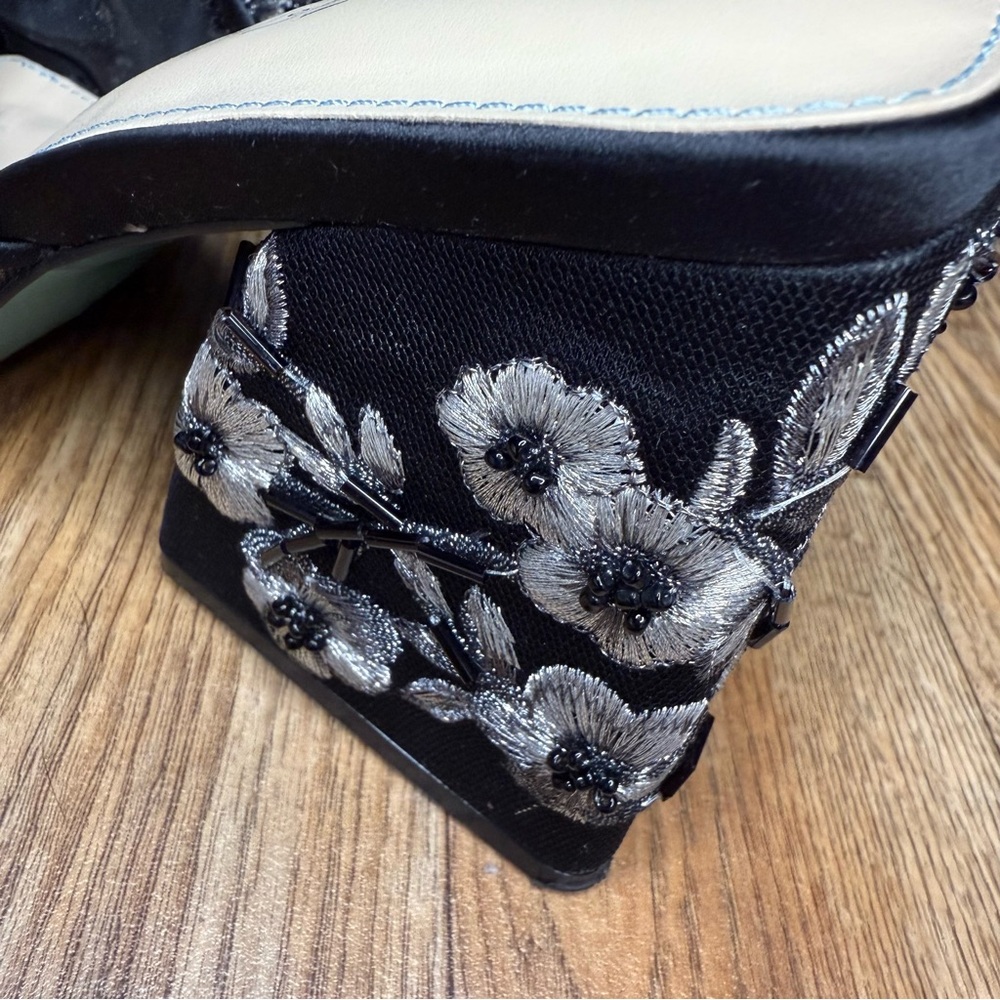 Betsey Johnson Roo Black slip on heel floral embroidered square - Picture 5 of 7